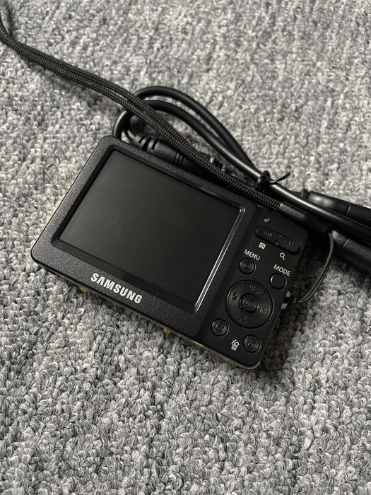 Aparat Foto Digital SAMSUNG ST30 10MP CCD 16GB Point and Shoot Camera