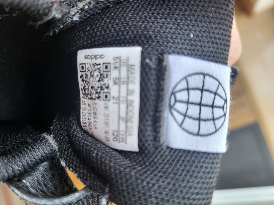 Кецове и пантофи размер 21 и 22