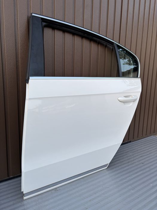 Usa st spate vw Passat B7•Limuzina • cod de culoare LB9A•2011-2015•