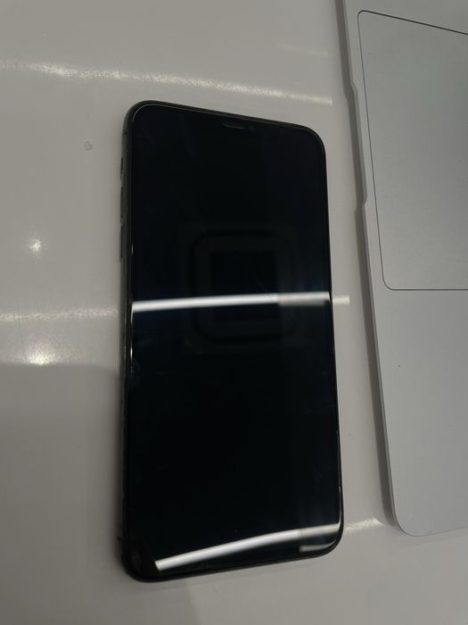 Отличен Apple iPhone 11 Pro Max 512GB
