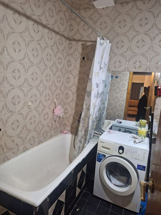 Продается 2 комнатная квартира ремонт Дружба Народов Камолон Ош