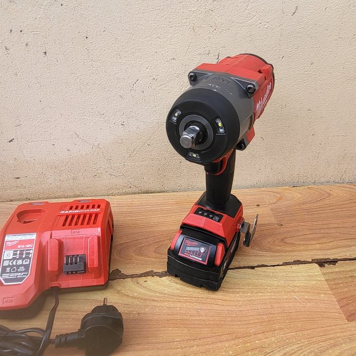 Pistol de insurubat cu impact Milwaukee M18  FHIW2F 12