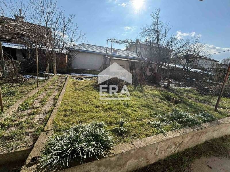 Само в Ера Имоти Хасково! Просторна самостоятелна къща в Димитровград