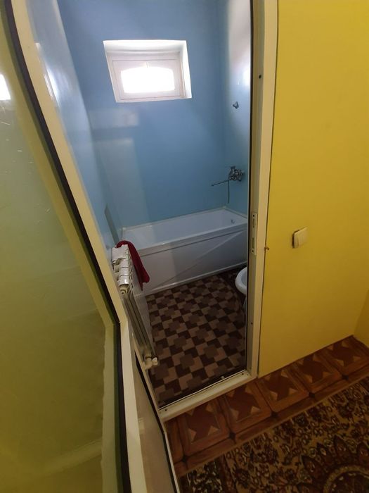 Янги тошмидан 4км кирганда участка сотилади.