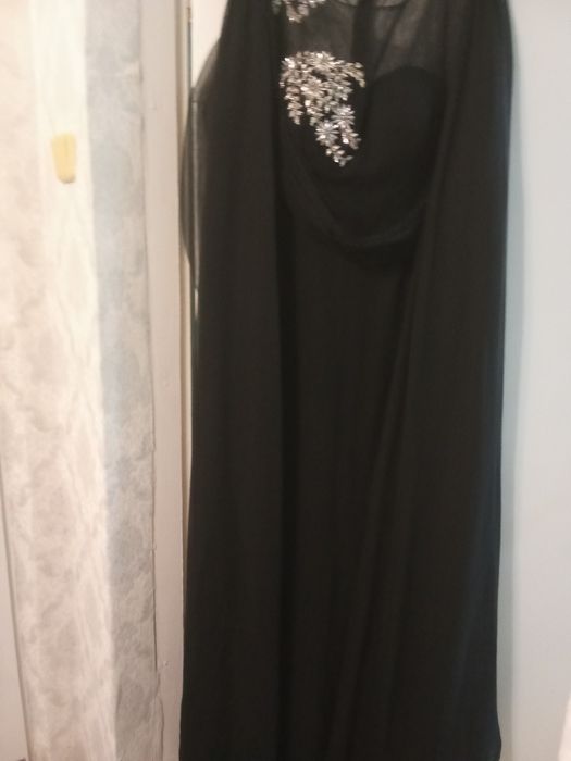 Офицялна рокля за хубави поводи