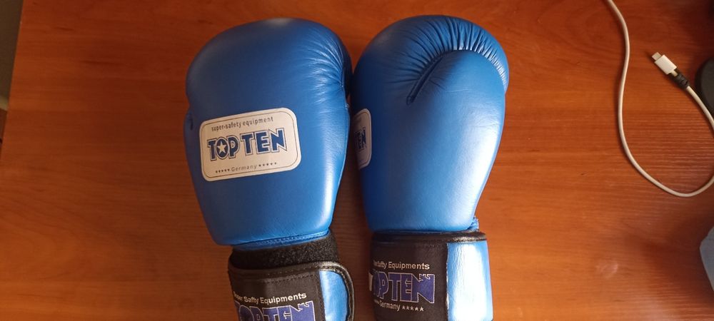 Перчатки для бокса