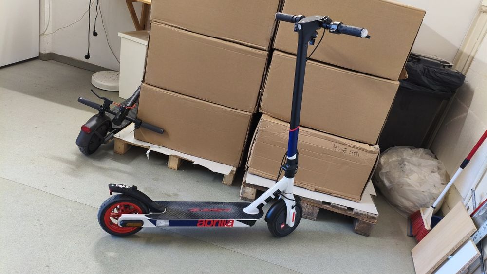 Trotinetă electrica Aprilia