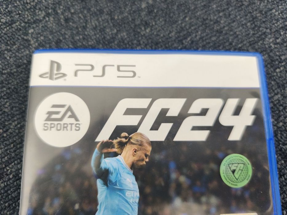 Joc FC24 pentru PS5. Impecabil