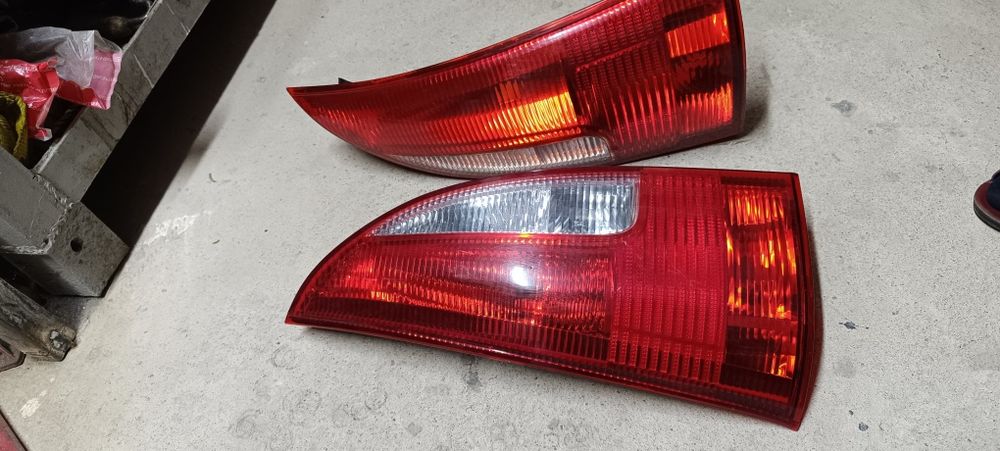 Задний стоп Mazda premacy