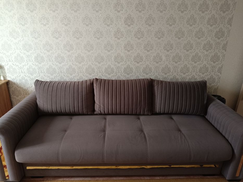 Продам диван 2 м. Г
