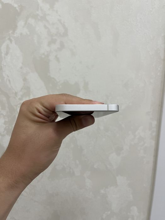 iPHONE 12 White sotiladi