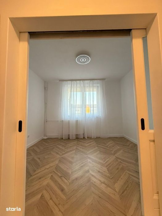 Apartament cu 3 camere – Zona Rogerius, Oradea