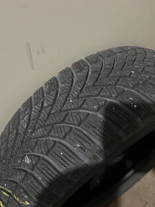 Зимни гуми Bridgestone 195/65/15-4 броя