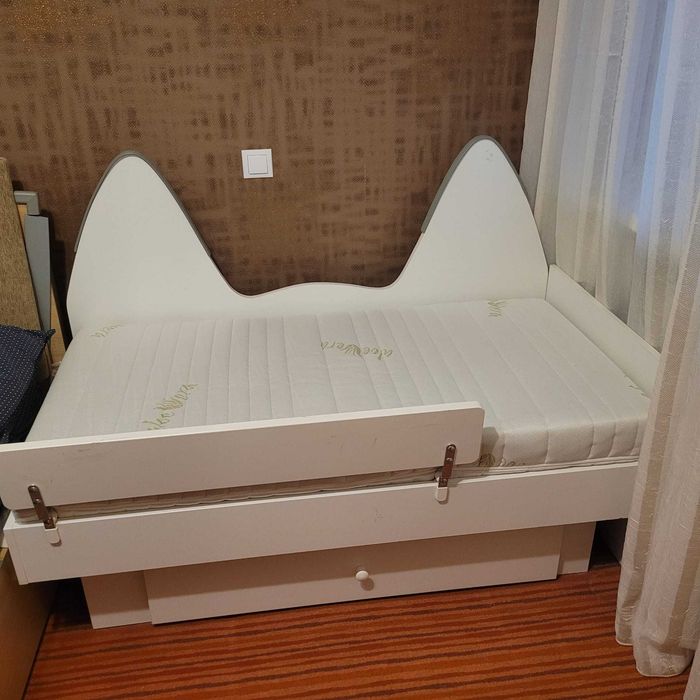 Se vinde pat pentru copii in stare excelenta cu saltea inclusă.