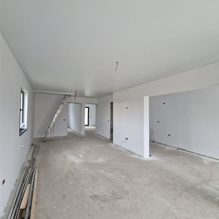 Casa de vânzare în lumina