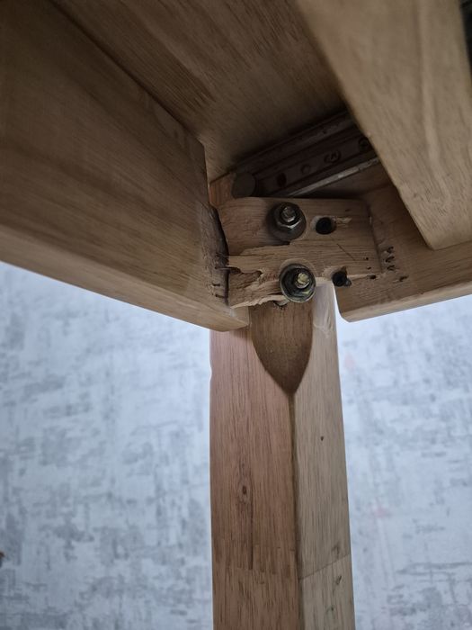 Продам кухонный стол деревянный