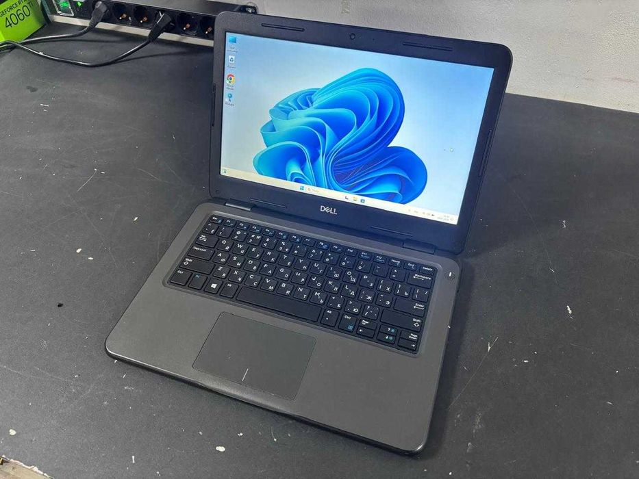 Ноутбук Dell в идеальном состояний