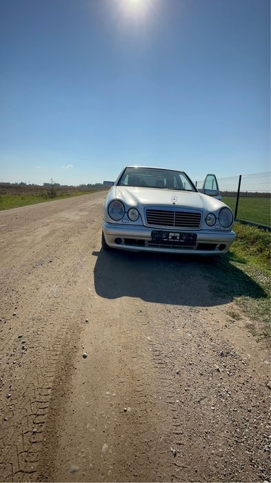 Запчасти на w210 мерседес. Привозные