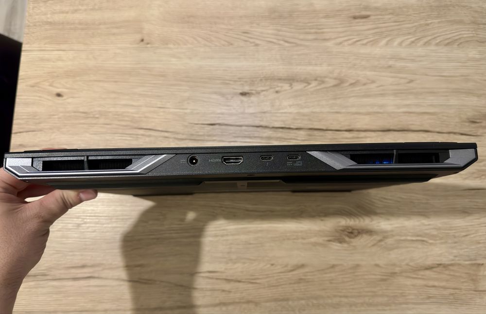 Laptop gaming -Acer Predator – RTX 5070 Ti 12GB | Ultra 9 275HX | 32GB DDR5 | 2TB SSD | 240Hz
