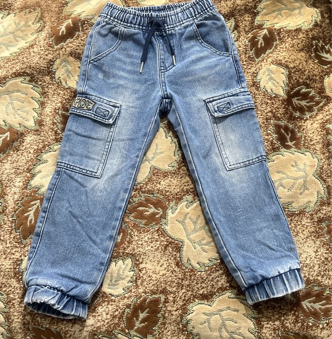 Продам джинсы детские
