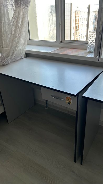 Письменные столы в сером цвете б/у