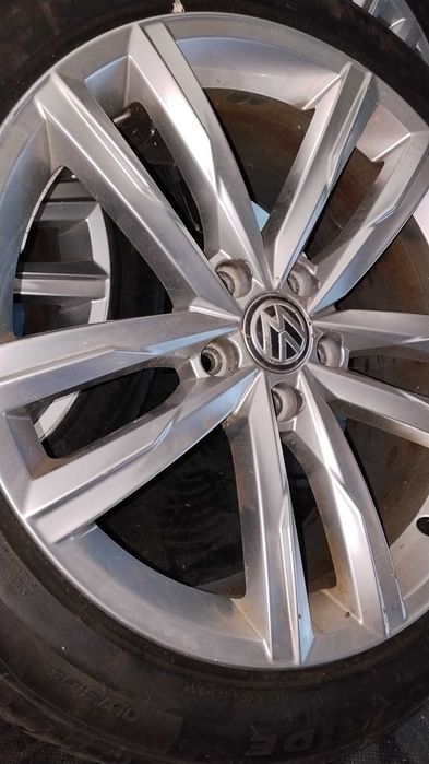 Джанти с гуми за Vw .