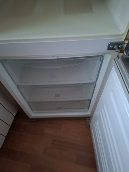 продам холодильник Liebherr