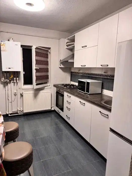 Închiriez apartament 2 camere