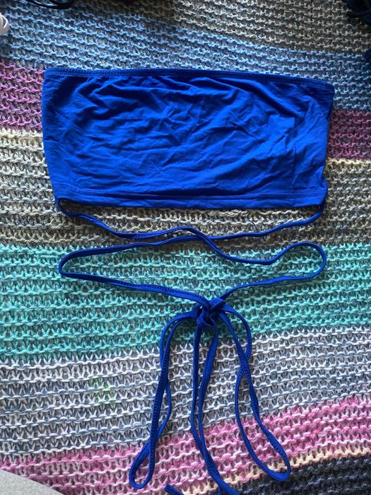 Дамски дрехи несъ носени