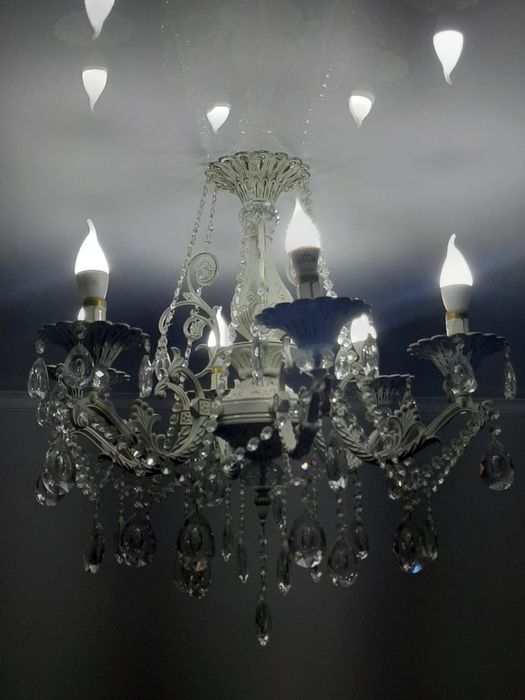 продам люстру 6 рожковую