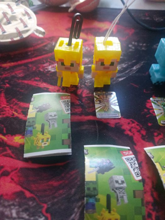 Продаю фигурки колекция Kinder Minecraft