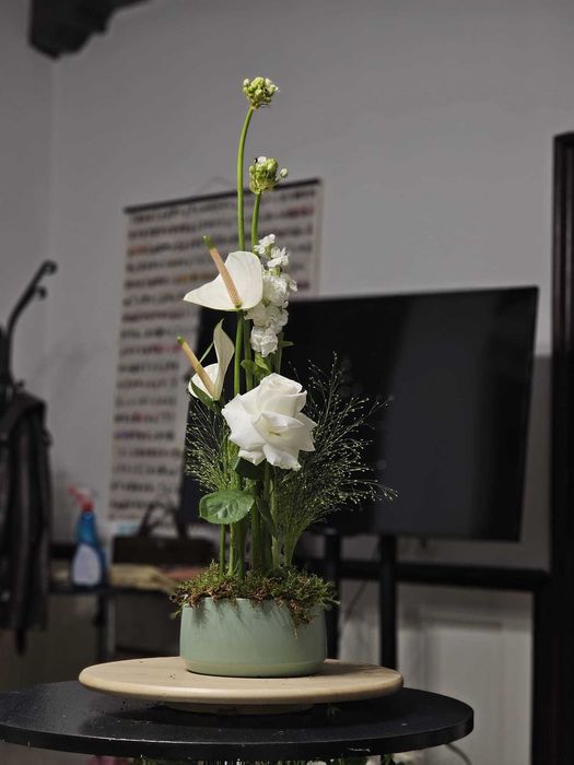 Realizez aranjamente pt evenimente speciale sau pt firme