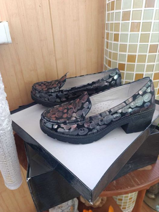 обувь  отдам не дорого