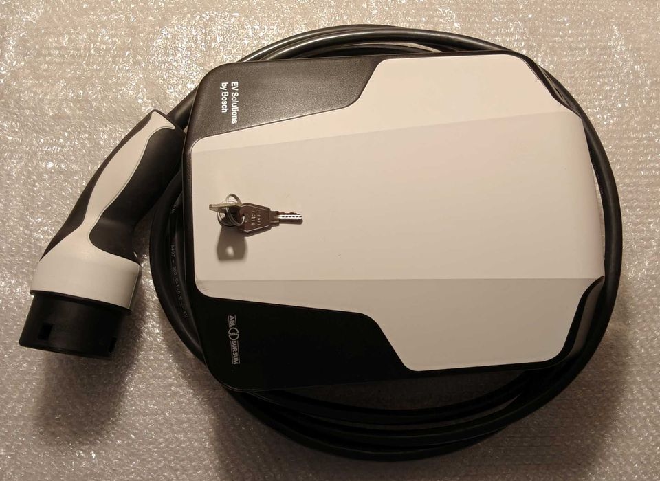 9 бр. Разни Typ 2 WallBox и Оригинална Мобилна Зарядна Станция