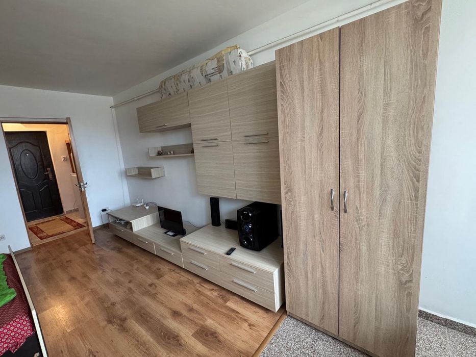 Inchiriez garsoniera