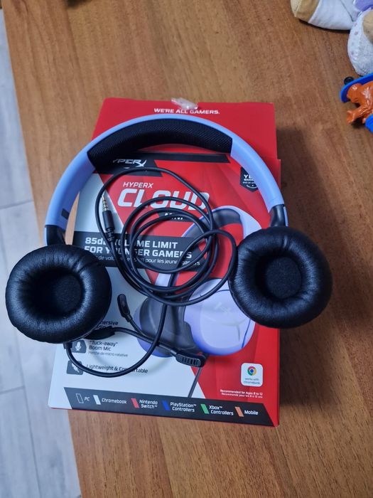 Vând căști in conditii excelente