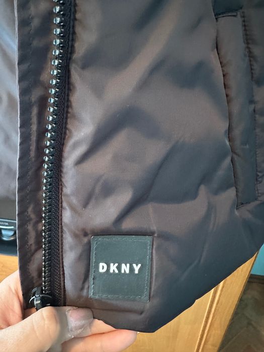 Яке DKNY пухено черно