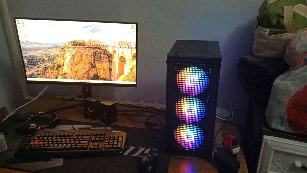 Срочно Продаётся Компютер , почти новый. Договорим .