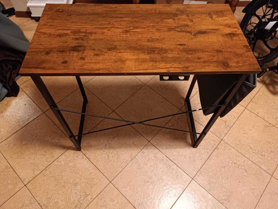 Маса за компютър