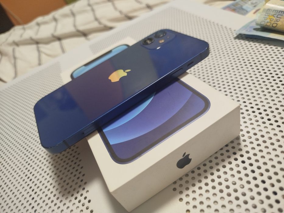 iPhone 12 Blue .