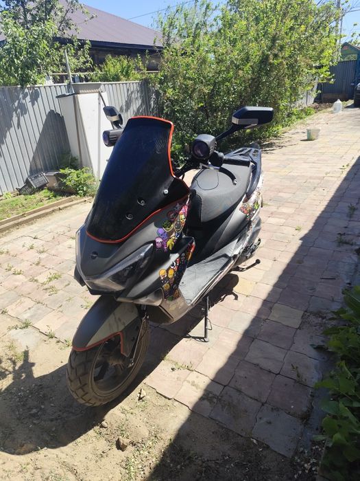 Продам скутер 180 кубов