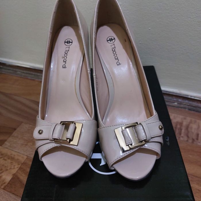 Продам туфли босоножки