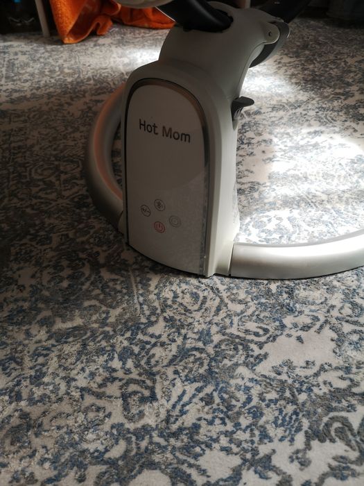 Детский шезлонг HOT MOM