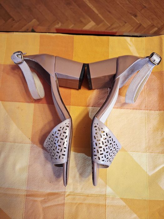 Дамски летни сандалети