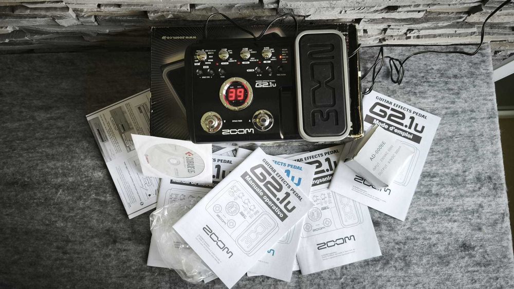 Procesor multiefect chitară Zoom G2.1u – Amp Modeling, USB Audio Interface și pedală de expresie
