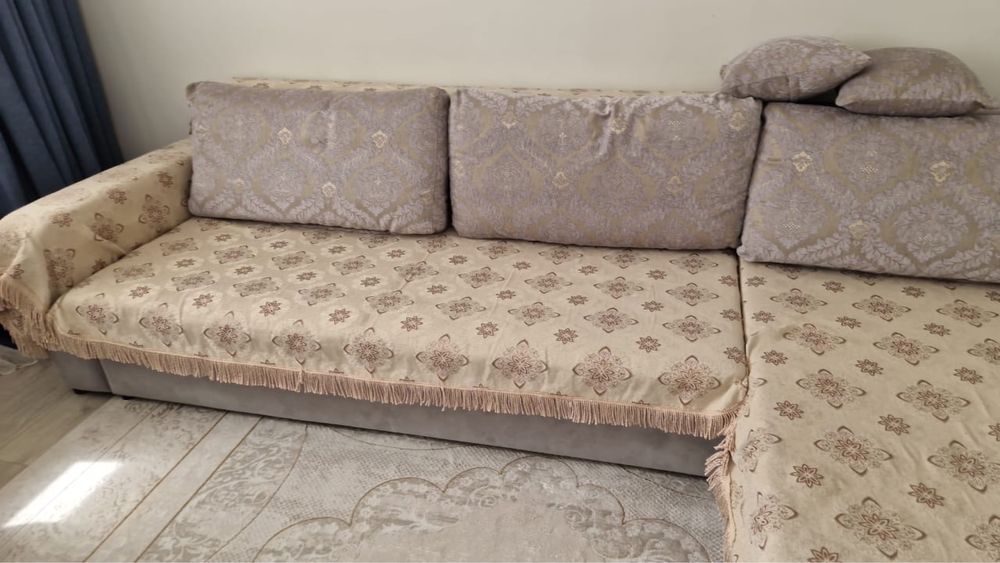 Большой диван для хола