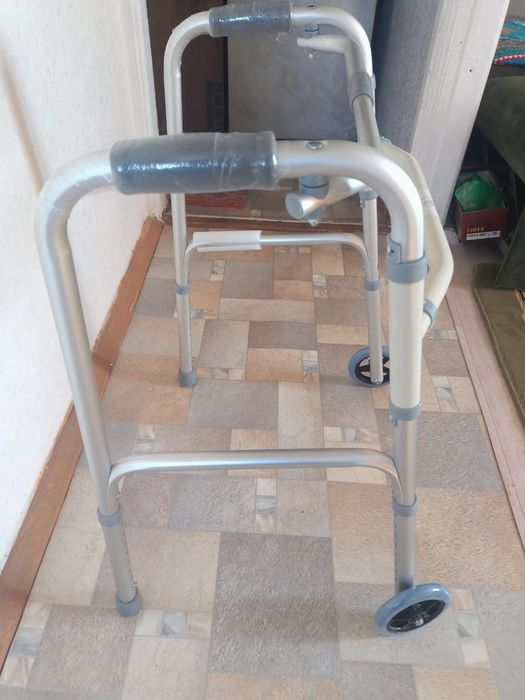 Продам ходунок состояние отличное