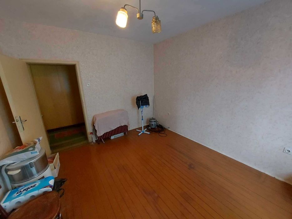 Продава се Четиристаен апартамент в Търговище, Център - 120 кв.м за 1020 €/кв.м - Снимка #8