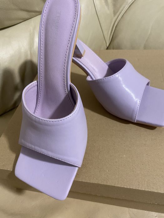 Дамски чехли на ток