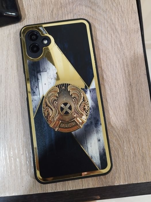 Продам телефон Самсунг А04